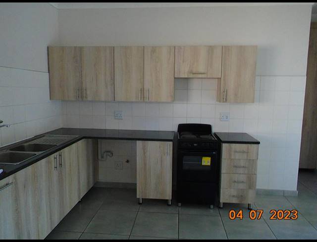 2 BEDROOM PROPERTY TO RENT IN LYNNWOOD